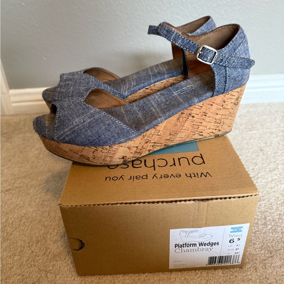 TOMS Chambray Platform Wedges Size 6.5 - Picture 4 of 7